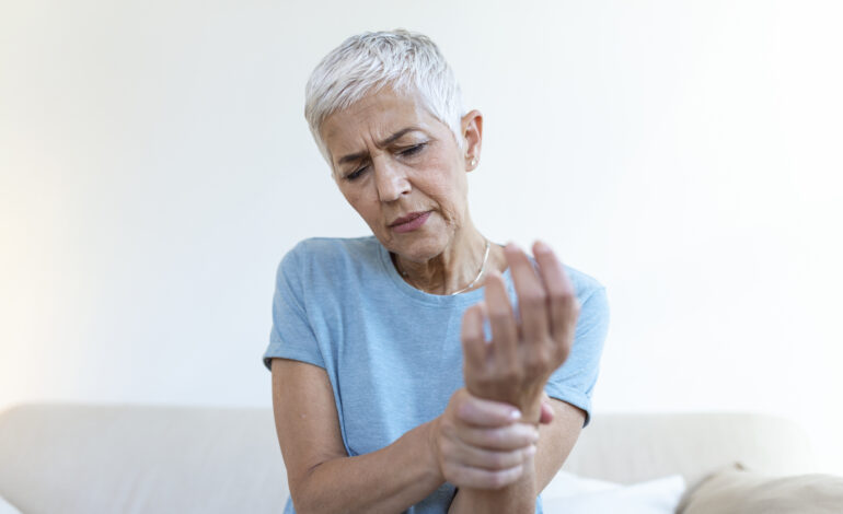 Osteoporose & Knochengesundheit: Wie Frauen ihre Knochen in den Wechseljahren schützen können